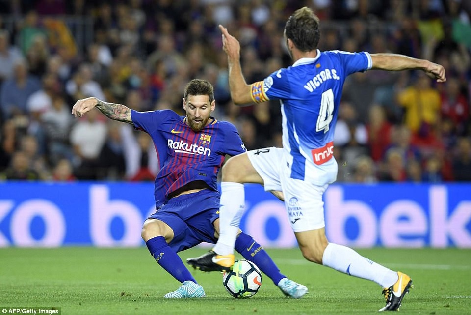 Barcelona duy trì giấc mộng ăn ba ở trận derby Catalonia - 2
Lionel Messi luôn có duyên ghi bàn khi gặp Espanyol