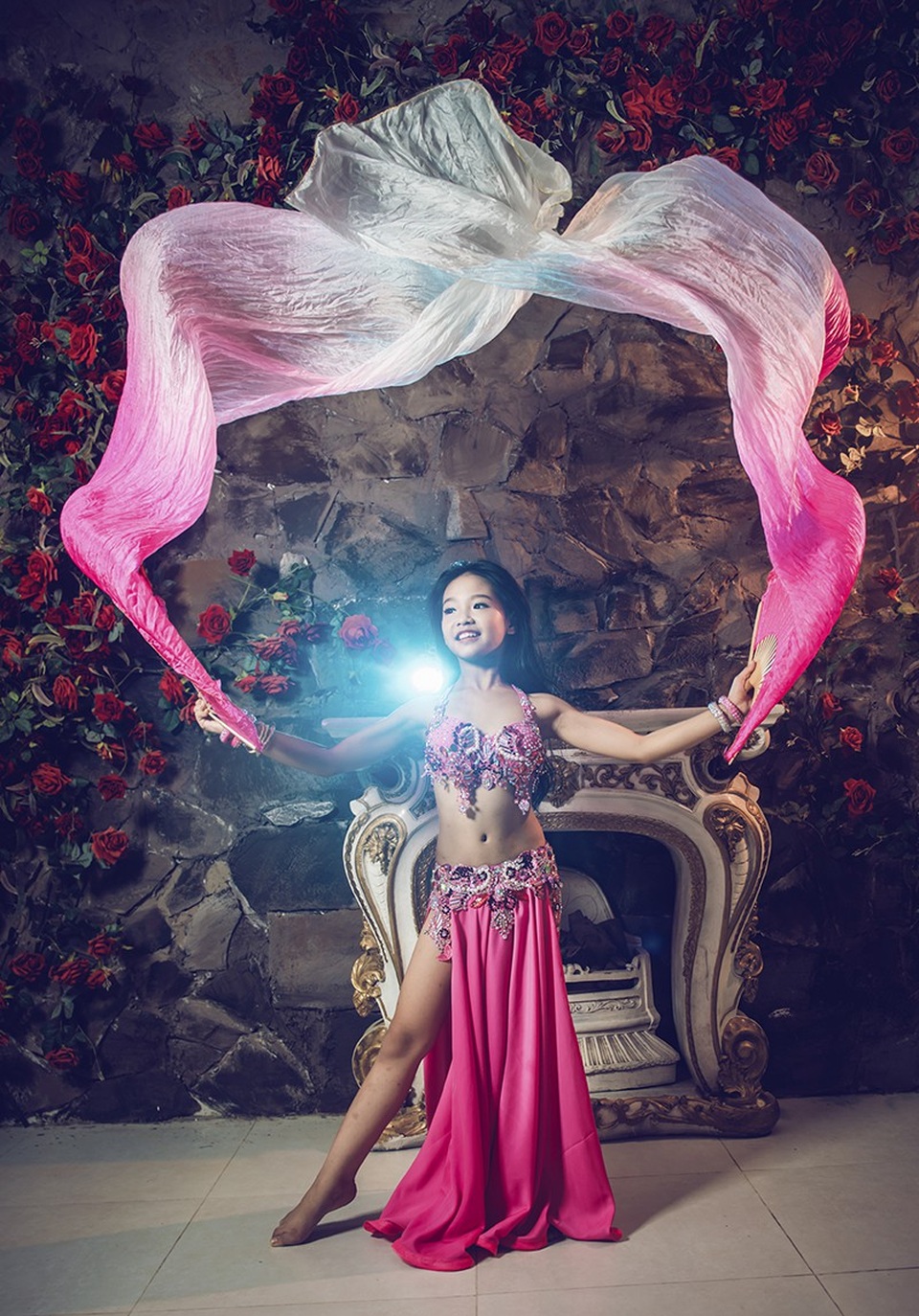 Vũ khúc bellydance quyến rũ của cô bé 11 tuổi Hà thành - 8 Vũ khúc bellydance quyến rũ của cô bé 11 tuổi Hà thành - 8