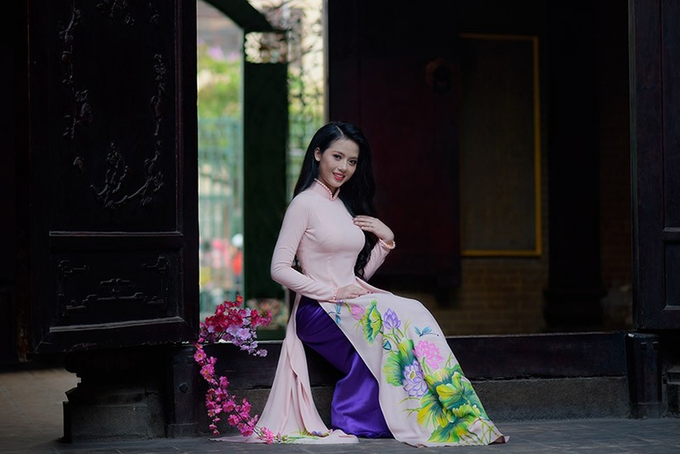 
Nụ cười duyên dáng “đốn tim” người đối diện là một điểm cộng cho Huỳnh Như.
