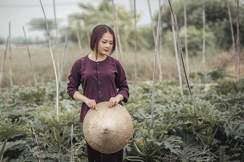 Xao xuyến vẻ đẹp của người con gái thôn quê - 7 Cảm xúc Vũ Phương không quá khó để thực hiện bộ ảnh bởi từ bé cô gái này đã quen với cuộc sống nông thôn.
