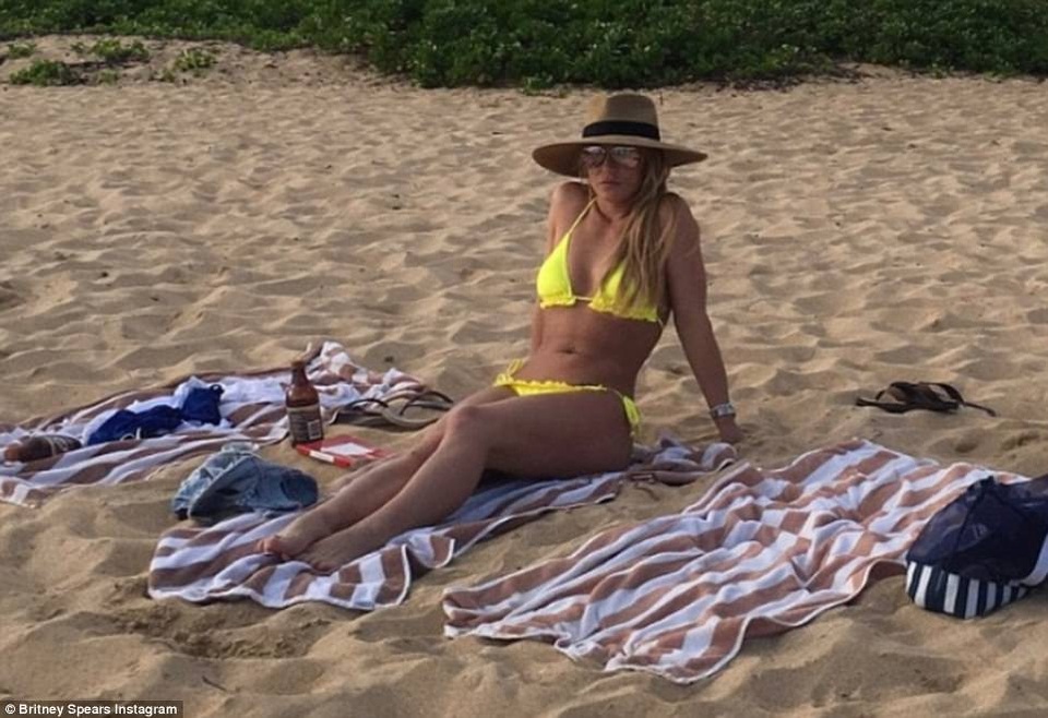 Hò hẹn với "phi công trẻ", Britney Spears trẻ đẹp hơn xưa - 13 Hò hẹn với "phi công trẻ", Britney Spears trẻ đẹp hơn xưa - 13