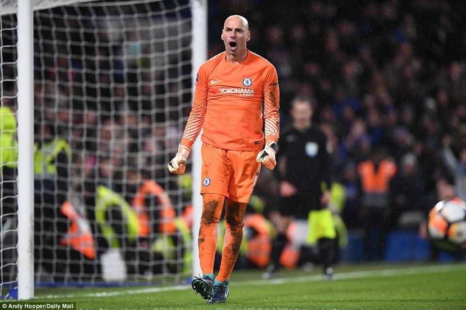 Chelsea giành vé vào vòng 4 FA Cup với chỉ 9 cầu thủ - 2
Caballero trở thành người hùng của Chelsea với một lần cản phá thành công quả luân lưu