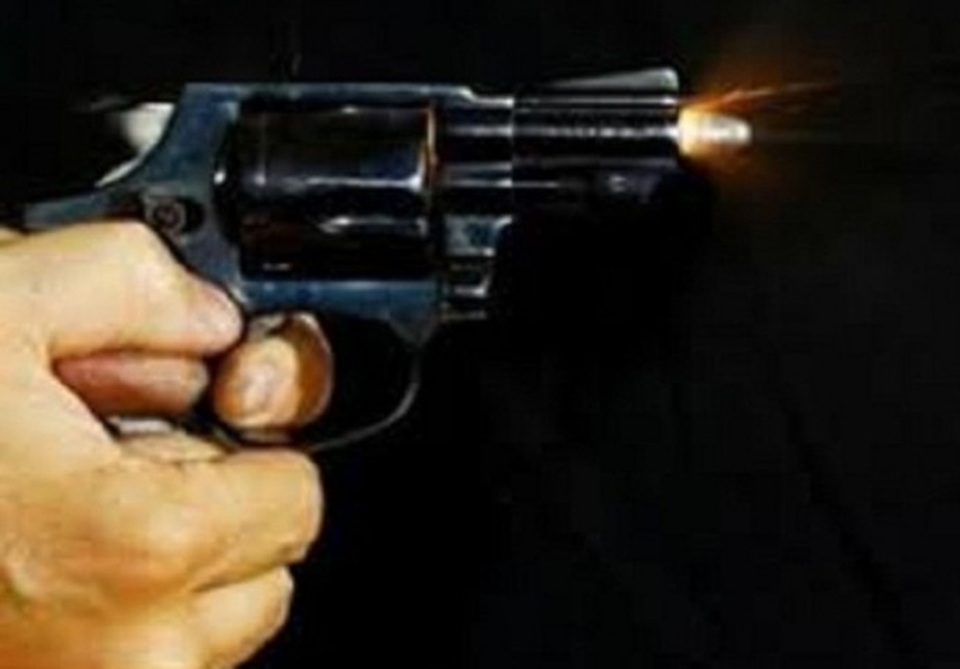 Mâu thuẫn trên đường, gọi người đến bắn chết đối phương - 1
Mâu thuẫn trong khi tham gia giao thông, hai bên cùng gọi người đến trợ giúp. Hậu quả một người bị người của nhóm kia nổ súng bắn chết (ảnh minh họa)