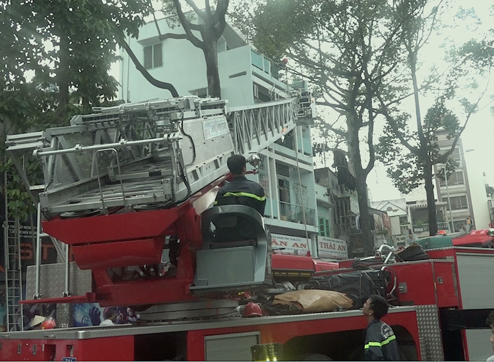 Đang xem U23 Việt Nam thi đấu, cả trăm người tháo chạy vì cháy nhà - 6 Đang xem U23 Việt Nam thi đấu, cả trăm người tháo chạy vì cháy nhà - 6