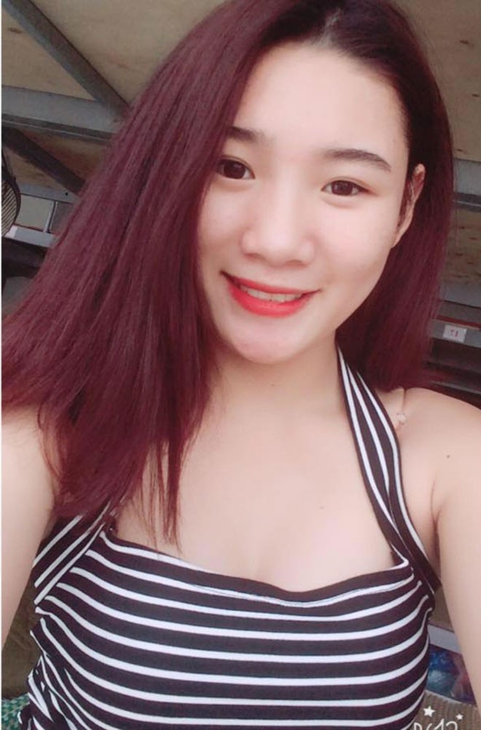 Cô gái xinh đẹp Facetime thân mật với Công Phượng chia sẻ sự thật - 4
Hoài liên tục khẳng định, mối quan hệ giữa cô và cầu thủ xứ Nghệ không hề như mọi người đồn đoán