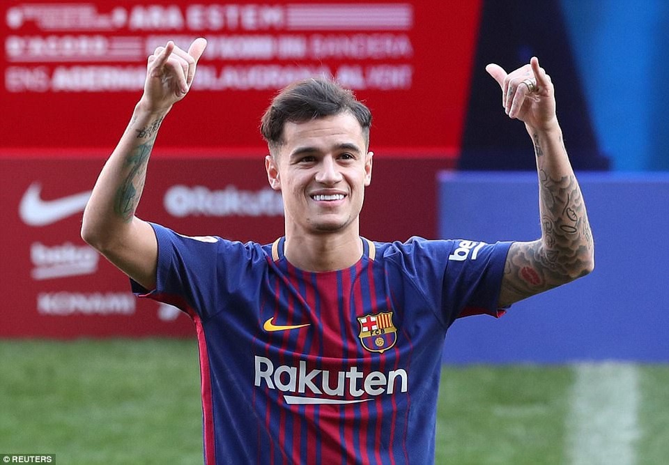 Hàng nghìn cổ động viên Barcelona chào đón "bom tấn" Coutinho - 1 Hàng nghìn cổ động viên Barcelona chào đón "bom tấn" Coutinho - 1