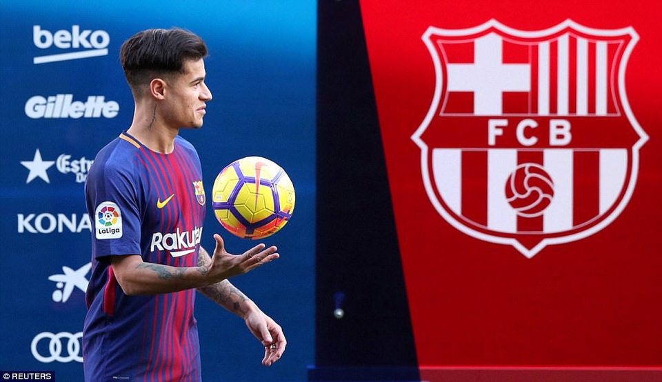 Hàng nghìn cổ động viên Barcelona chào đón "bom tấn" Coutinho - 3 Hàng nghìn cổ động viên Barcelona chào đón "bom tấn" Coutinho - 3