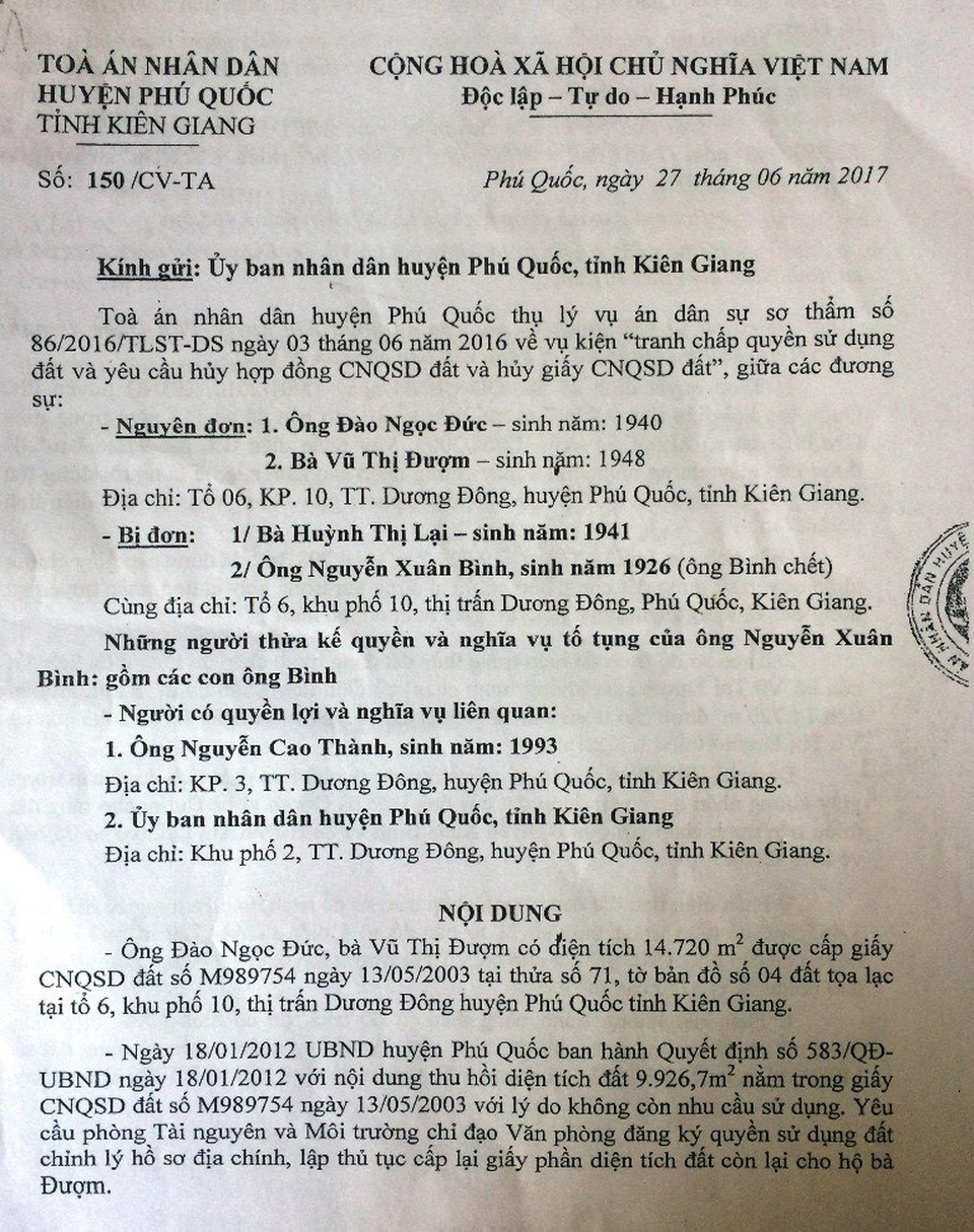 Kiên Giang: Chủ tịch huyện trả lời thất lạc hồ sơ, không biết vì sao dân mất đất? - 1 Công văn của TAND huyện Phú Quốc gửi cho UBND huyện Phú Quốc từ tháng 6/2017. trong đó, tòa án hỏi về phần diện tích đất bị mất của gia đình bà Đượm; phần diện tích thu hồi...