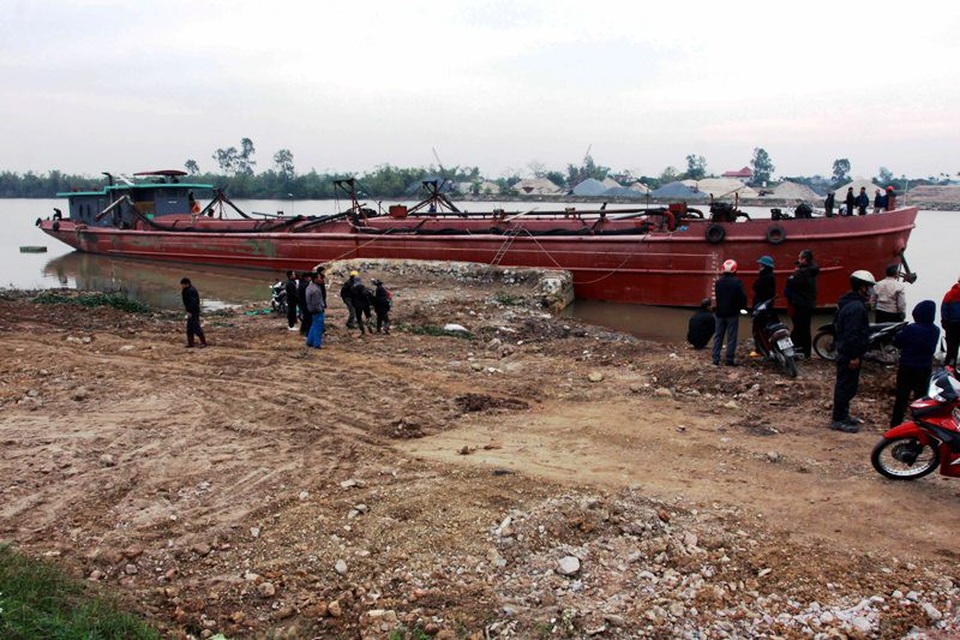 Thuyền đánh cá va chạm tàu chở hàng, 1 người mất tích - 2 Tàu hàng TB - 1239 VR 17043318 đang bị tạm giữ