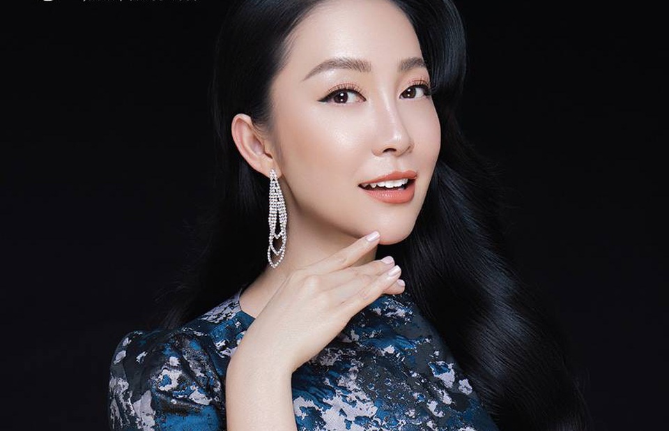 “Chim công làng múa” Linh Nga: “Đừng cứ ngồi chờ ai đó đem đến hạnh phúc cho mình” - 1
Linh Nga đang ráo riết tập luyện chương trình Son, diễn ra vào ngày 8/10 tới tại TPHCM