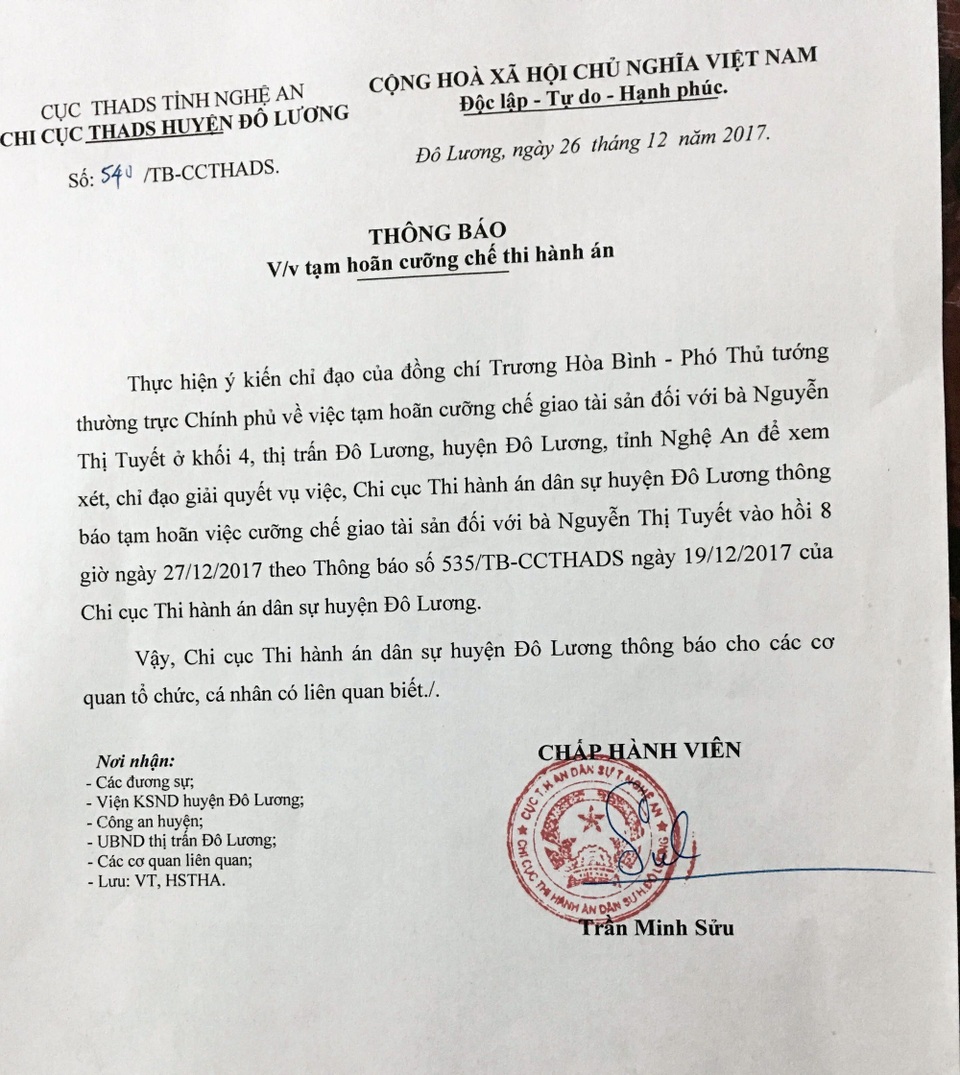
Sự việc đã trải qua nhiều lần hoãn cưỡng chế nhưng Chi cục thi hành án huyện Đô Lương vẫn không giải quyết rõ ràng.
