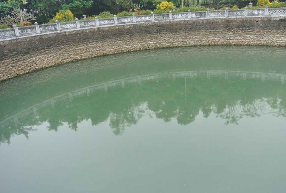 Chiêm ngắm giếng nước lớn nhất Việt Nam - 3 Nước giếng quanh năm trong xanh, mát lành.