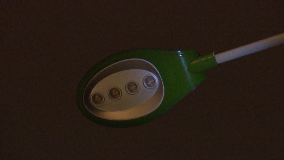 Hà Nội: Đường nghìn tỷ thông xe nửa năm vẫn chưa có điện chiếu sáng - 6 Hà Nội: Đường nghìn tỷ thông xe nửa năm vẫn chưa có điện chiếu sáng - 6