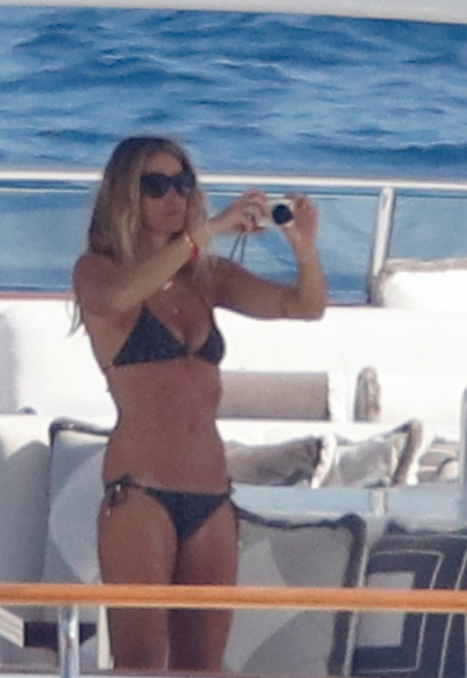53 tuổi, siêu mẫu Elle MacPherson vẫn sở hữu thân hình đẹp đáng kinh ngạc - 12 53 tuổi, siêu mẫu Elle MacPherson vẫn sở hữu thân hình đẹp đáng kinh ngạc - 12