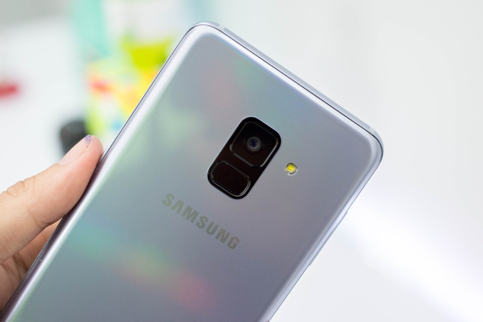 Đánh giá nhanh điện thoại Samsung Galaxy A8 (2018) - 2 Đánh giá nhanh điện thoại Samsung Galaxy A8 (2018) - 2