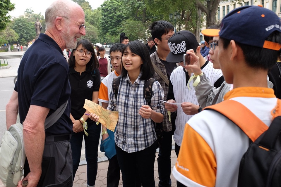 Có 2 mục tiêu trong học tập: Bạn đang theo đuổi mục tiêu nào? - 1
Trong việc học tiếng Anh, đạt điểm cao là mục tiêu thể hiện, còn nói được tiếng Anh là mục tiêu học hỏi. (ảnh minh họa)