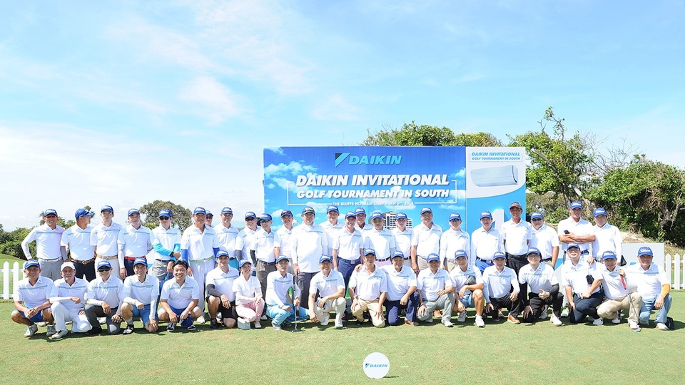 Các golf thủ tuột mất cơ hội trúng thưởng hai xe siêu sang trên sân Hồ Tràm - 1 Các VĐV tham dự giải
