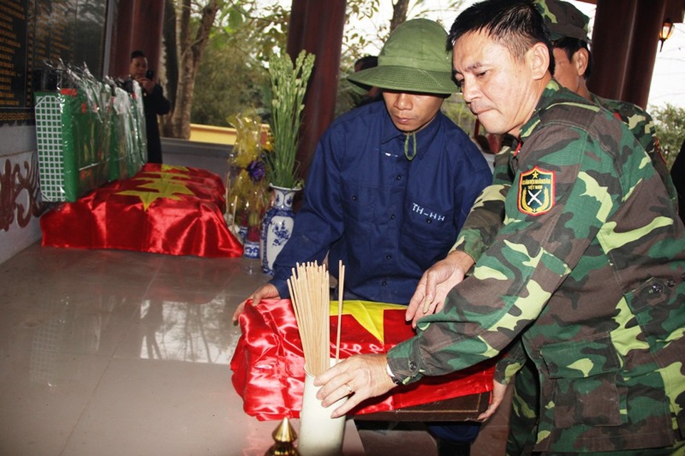 Quy tập, cất bốc 11 hài cốt liệt sĩ ở gần bờ sông Thạch Hãn - 2 Những hài cốt được tìm thấy bên bờ sông Thạch Hãn
