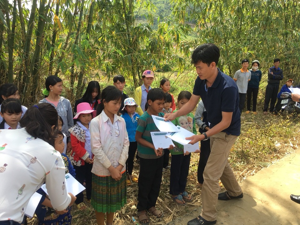 120 suất học bổng Grobest đến với học sinh nghèo Đắk Nông - 2 120 suất học bổng Grobest đến với học sinh nghèo Đắk Nông - 2