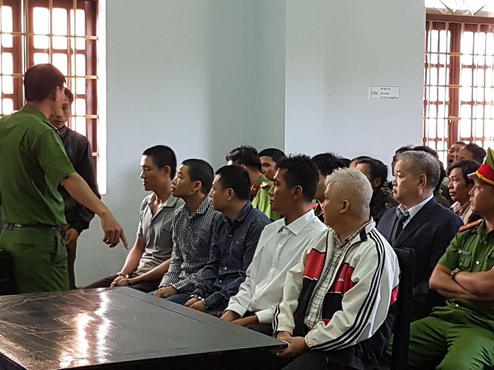 Xét xử vụ nổ súng tranh chấp đất khiến 3 người chết, 13 người bị thương - 3 Xét xử vụ nổ súng tranh chấp đất khiến 3 người chết, 13 người bị thương - 3