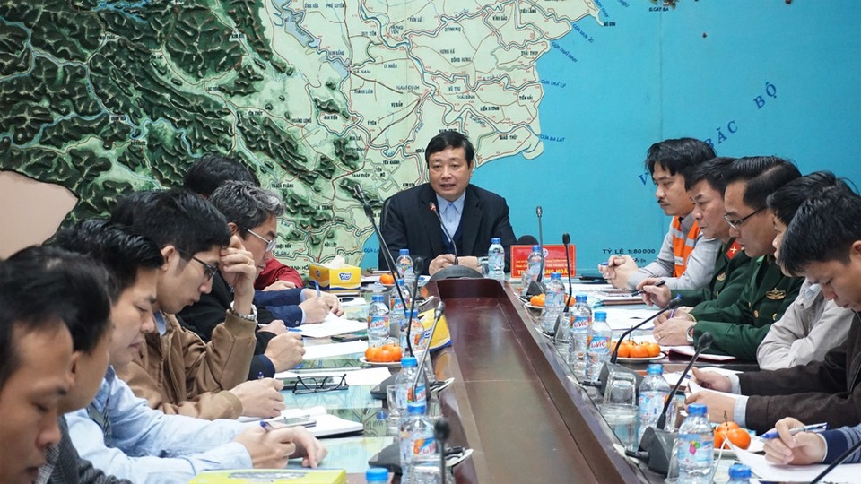 Cà Mau luôn có hiện tượng mất liên lạc với ngư dân khi có bão - 1 Ông Trần Quang Hoài chủ trì cuộc họp.
