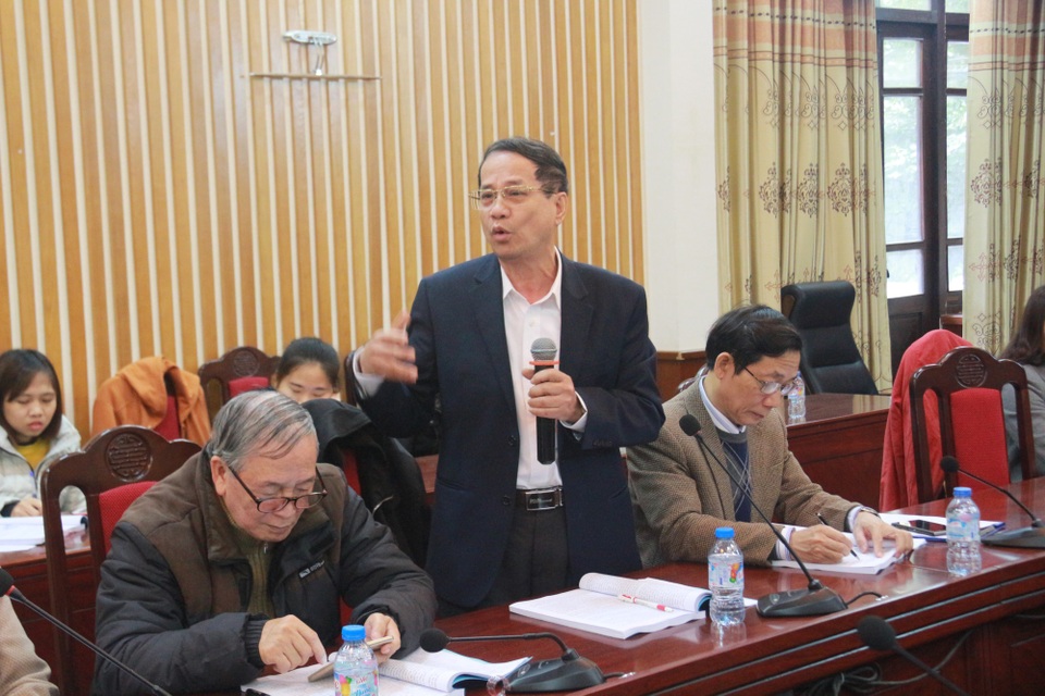 Ông Long cho rằng về vấn đề định giá xăng dầu, phải xem xét có nhóm lợi ích nào đằng sau hay không. (Ảnh: Hoàng Thắng)