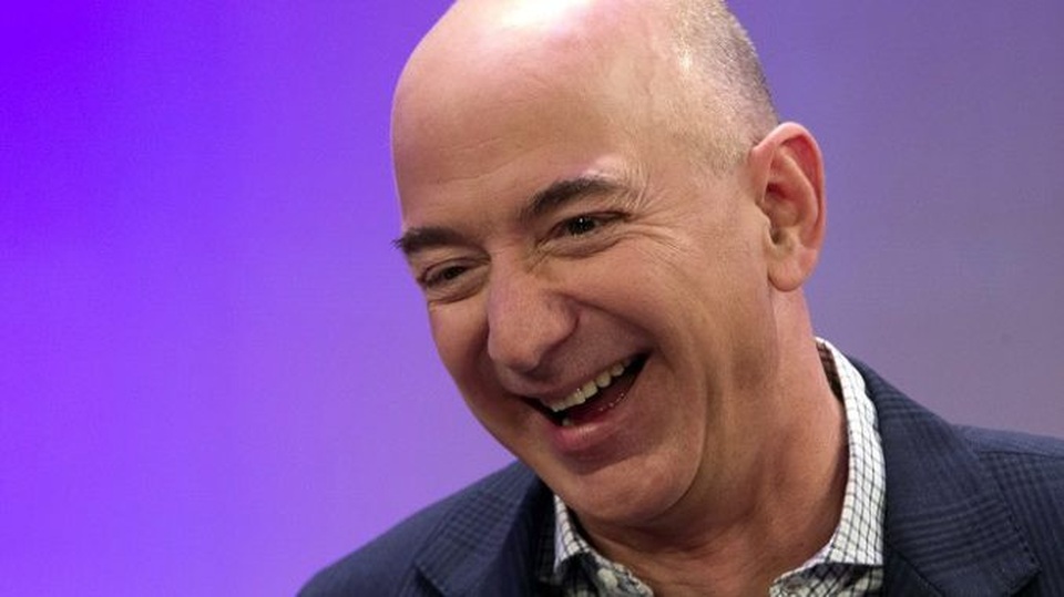 Chưa đầy 2 tuần, tỷ phú Jeff Bezos “bỏ túi” 10 tỷ USD - 1 Hiện tổng tài sản của tỷ phú Jeff Bezos là 109 tỷ USD, con số mà ngay cả Bill Gates cũng chưa từng đạt được. (Nguồn: Nigerian Hive)