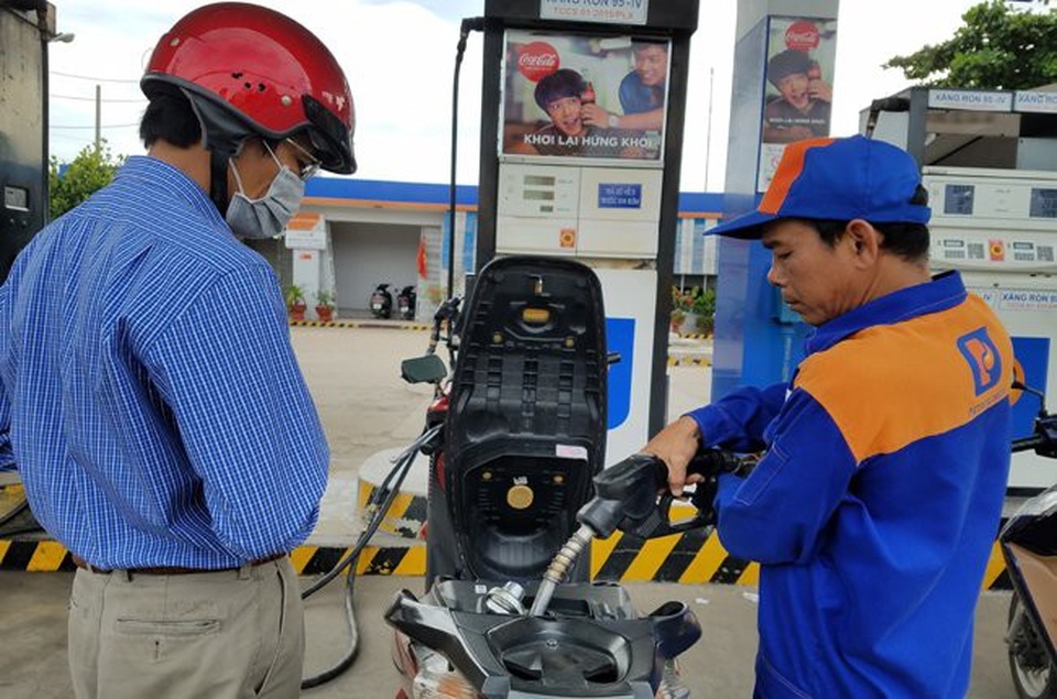 Chính phủ xoá một loạt giấy phép con với kinh doanh xăng dầu - 1 Kinh doanh xăng dầu được tháo bỏ khỏi nhiều hàng rào, điều kiện gia nhập thị trường