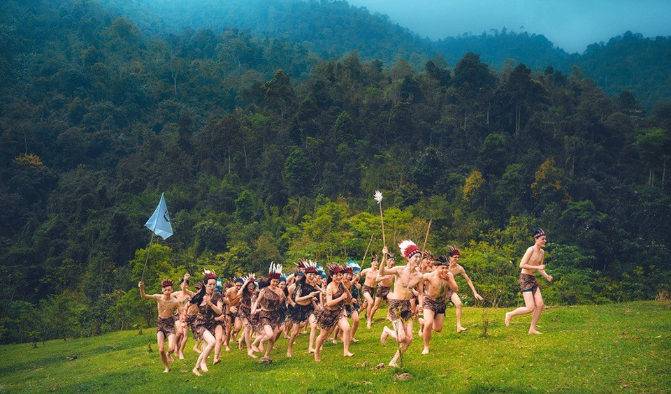 
Bộ ảnh được thực hiện vào giữa tháng 4/2017, giờ đây tuy các thành viên đều đã tốt nghiệp cấp 3. Nhưng khi bộ ảnh và đoạn clip được chia sẻ lại trên mạng đã bất ngờ nhận được sự quan tâm rất lớn của cộng đồng mạng.
