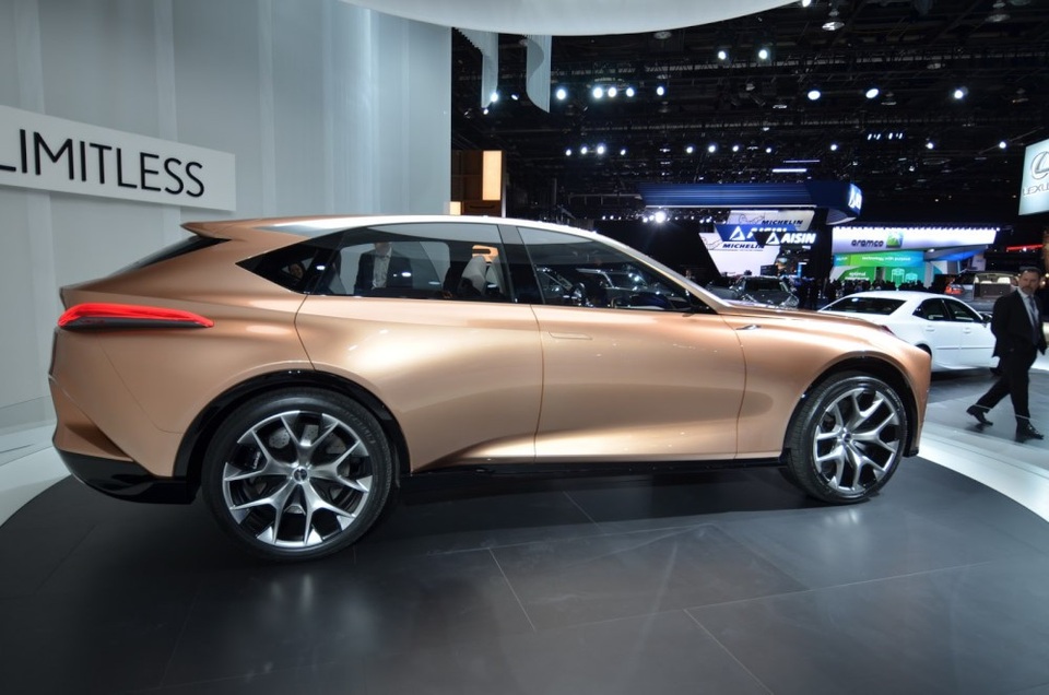 LF-1 Limitless - Phong cách SUV tương lai của Lexus - 8 LF-1 Limitless - Phong cách SUV tương lai của Lexus - 8