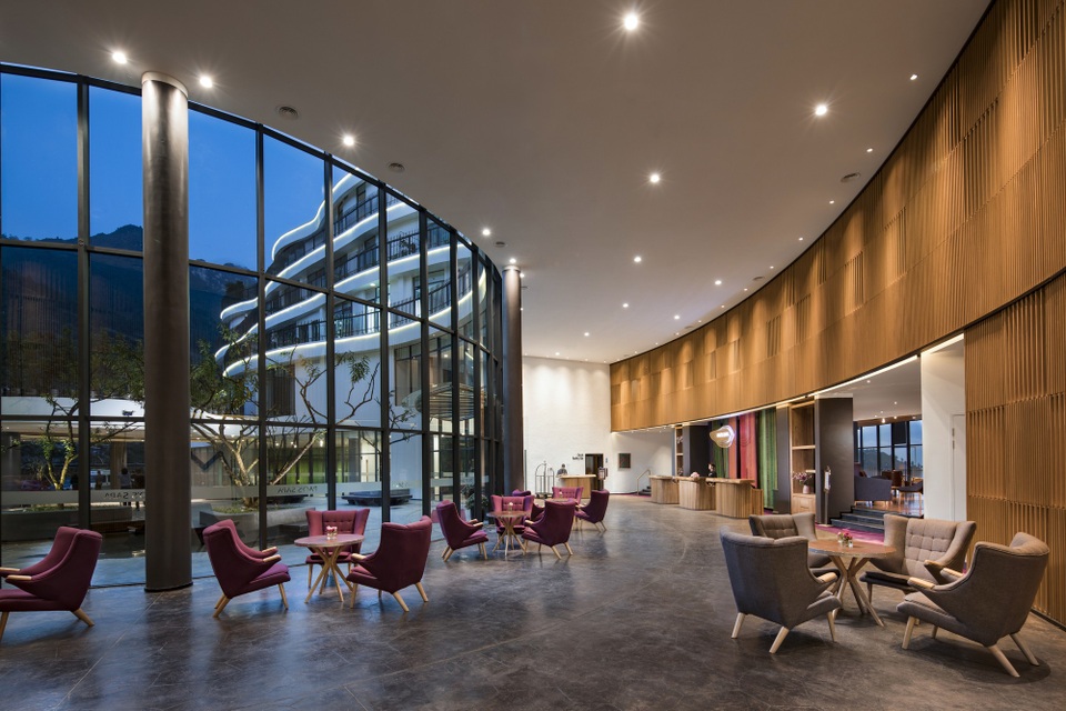 Mê mẩn phong cách tối giản, check-in ngay khách sạn 5 sao đầu tiên tại Sapa - 2
Sảnh 1 của Pao’s Sapa Leisure Hotel