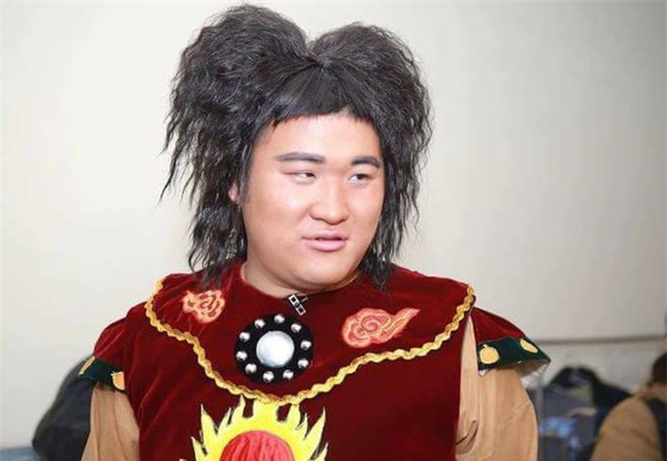 Thiên Lôi nặng cân nhất Táo Quân sắp lấy vợ là ai? - 1 Mạnh Dũng trong cách tạo hình Thiên Lôi.