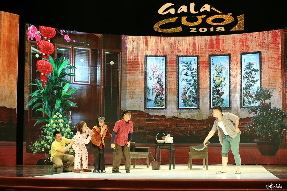 Mạnh Dũng tham gia tiểu phẩm Đặt tên cho con trong Gala Cười 2018.