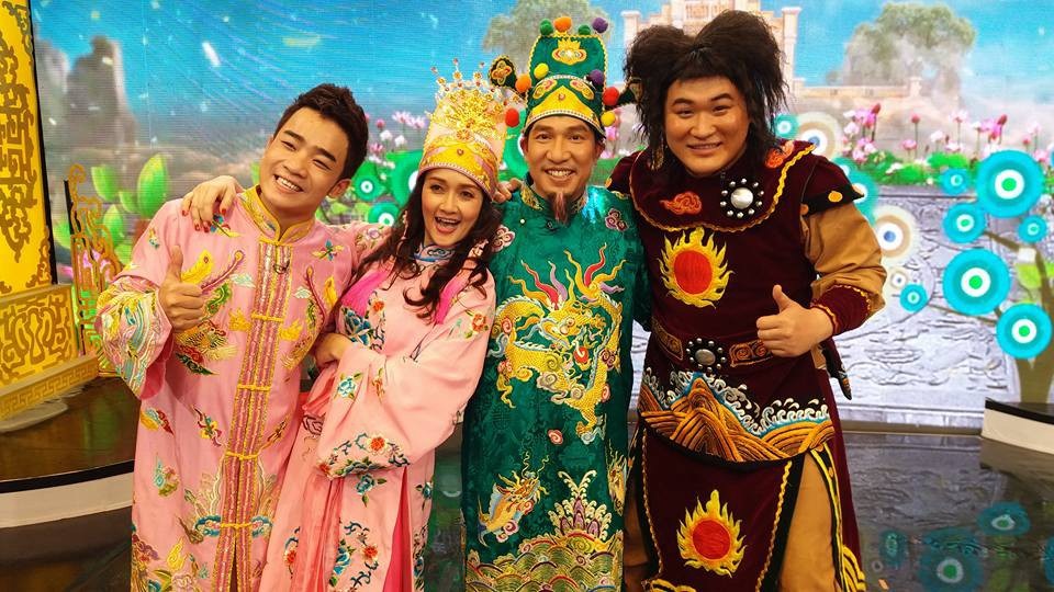 Mạnh Dũng vào vai Thiên Lôi trong Táo Quân 2017.