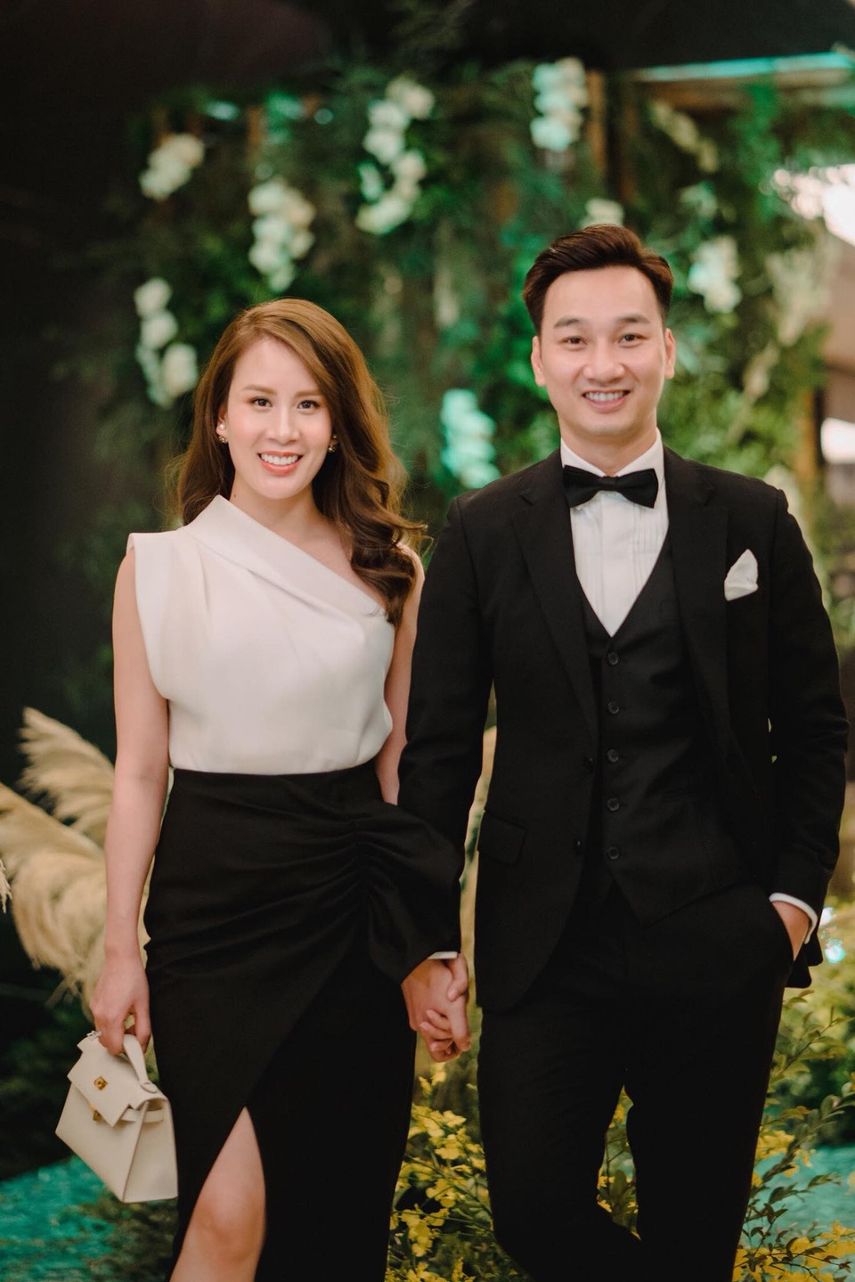 MC Thành Trung và vợ trải lòng sau 4 năm bên nhau - 1 Bắt đầu hẹn hò từ ngày 13/7/2013 nhưng mãi đến tháng 1/2014, họ mới chính thức là một cặp.