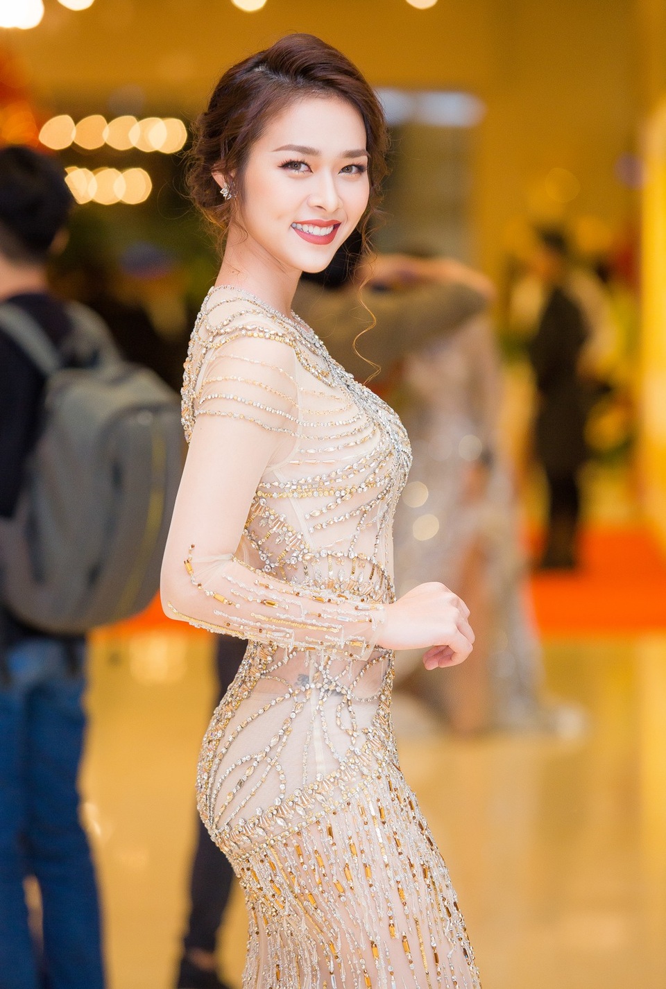 “Cậu ấm Phan Thị” cùng dàn sao dự đoán tỉ số trận đấu Việt Nam gặp Qatar - 8 Cô chúc các tuyển thủ Việt Nam sẽ chiến thắng và tiếp tục là những người hùng trong lòng người hâm mộ.