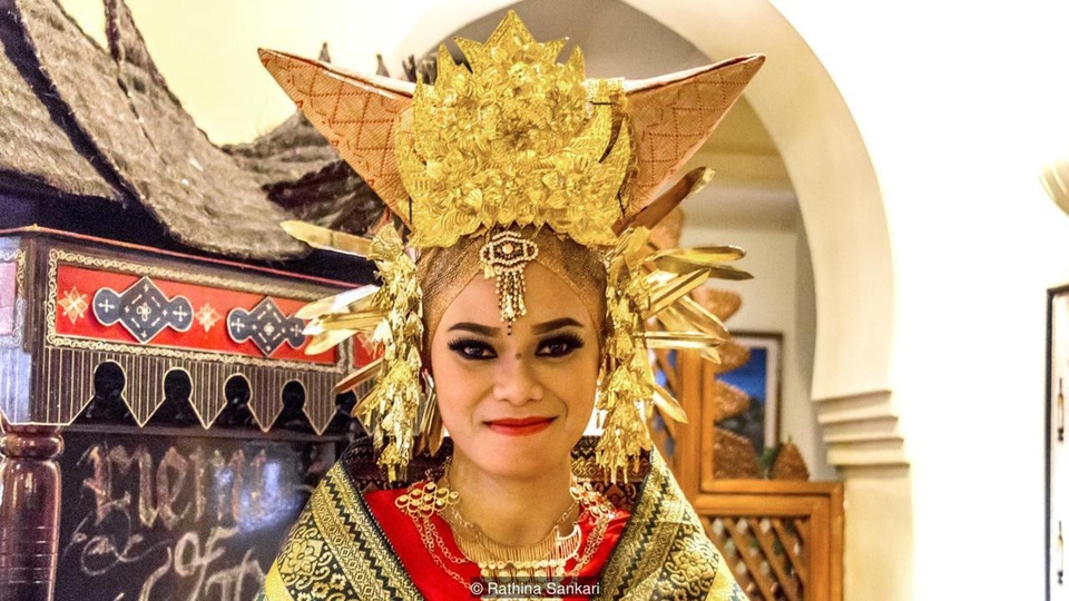 Vùng đất lạ nơi người đàn ông không có tiếng nói trong gia đình - 4 Vùng đất lạ nơi người đàn ông không có tiếng nói trong gia đình - 4