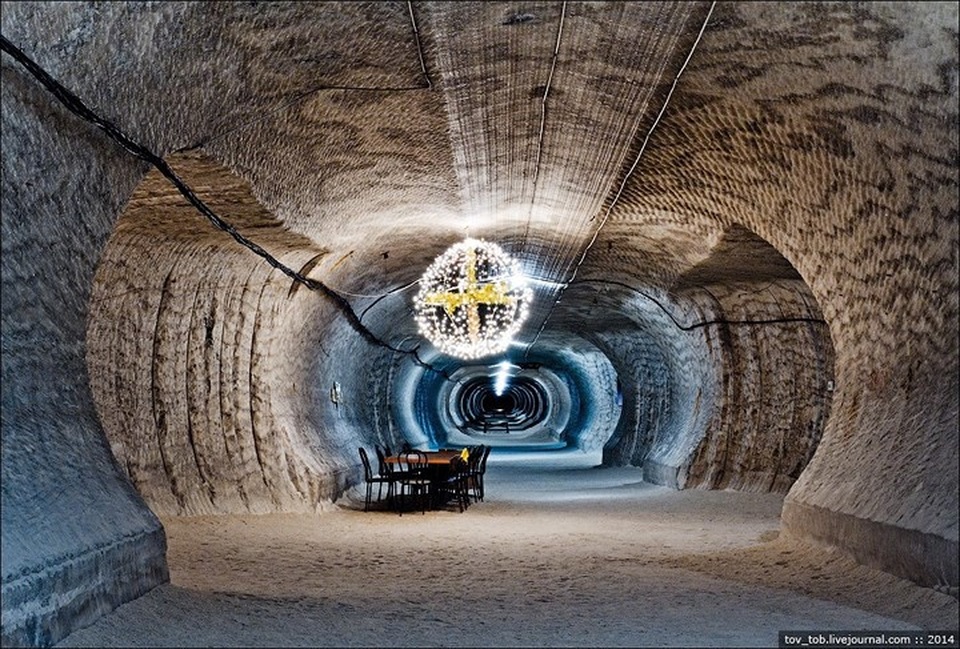 Cận cảnh mỏ muối 250 triệu năm dưới đáy biển đẹp lung linh - 9 Cận cảnh mỏ muối 250 triệu năm dưới đáy biển đẹp lung linh - 9