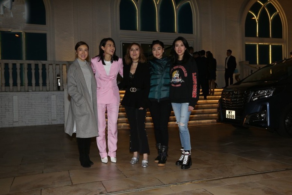 Hồ Hạnh Nhi tổ chức lễ đầy cữ cho con trai đầu lòng - 4