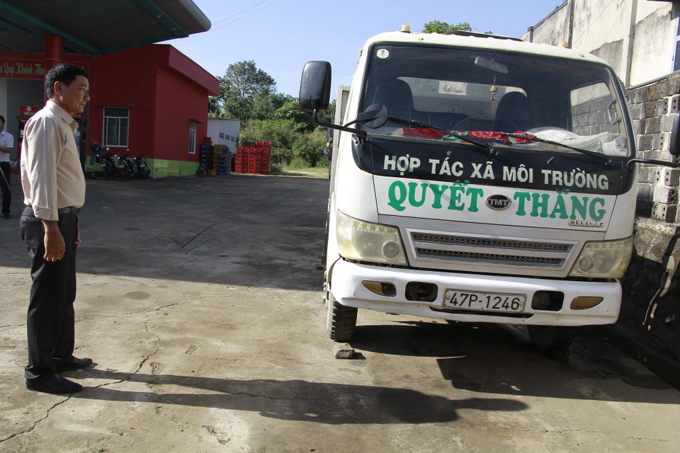 Đắk Nông: Hợp tác xã cầu cứu vì hàng chục công nhân đứng trước nguy cơ thất nghiệp - 3
Những phương tiện đầu tư cho việc chăm sóc cây xanh, vệ sinh môi trường không còn được sử dụng.