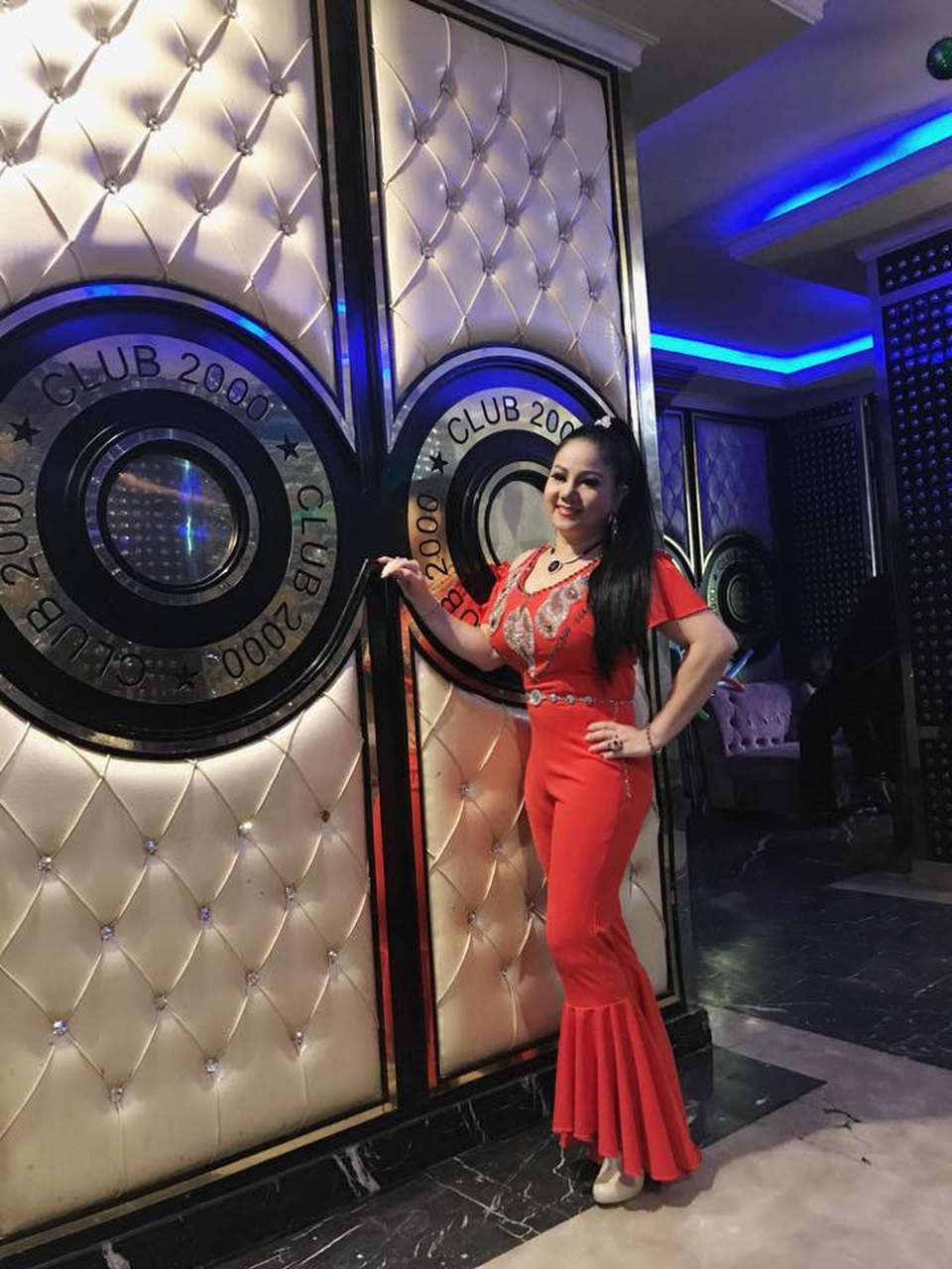 Ca sĩ Ngọc Ánh đón năm mới bằng việc chạy show tất bật. Tuy ngoài 50 nhưng phong cách rock và sự mạnh mẽ vẫn được khán giả yêu thích qua giọng ca có ấn tượng và đặc trưng riêng.