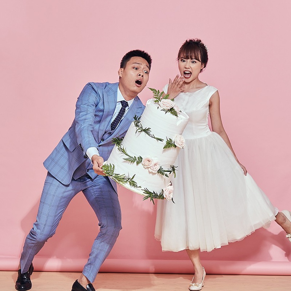 Bộ ảnh cưới “lầy lội” của cặp đôi nhạc chế - 5 Bộ ảnh cưới “lầy lội” của cặp đôi nhạc chế - 5