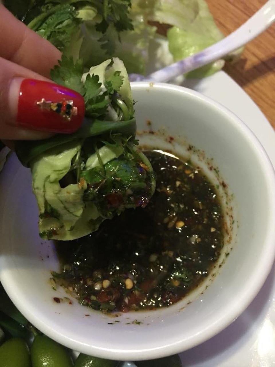 Nhót xanh cuốn cải chua rùng mình, ngày ăn 3 suất, chị em công sở vẫn thòm thèm - 1 Nhót xanh cuốn cải chua rùng mình, ngày ăn 3 suất, chị em công sở vẫn thòm thèm - 1