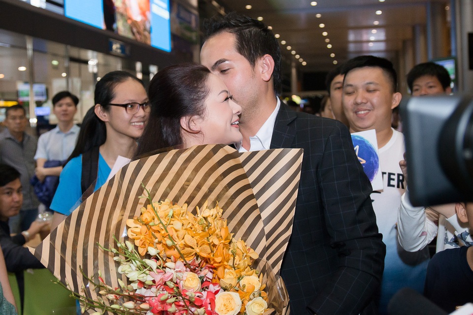 Đức Tiến dành cho đàn chị tình cảm thân thiết