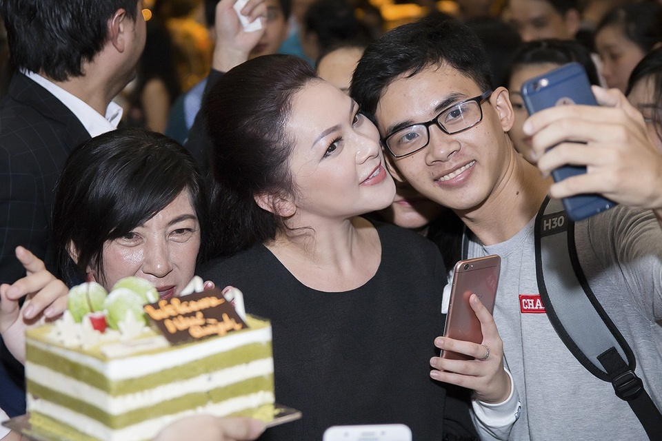 Dù đã xa nước nhiều năm nhưng thế hệ người hâm mộ Như Quỳnh vẫn có đông đảo các khán giả trẻ