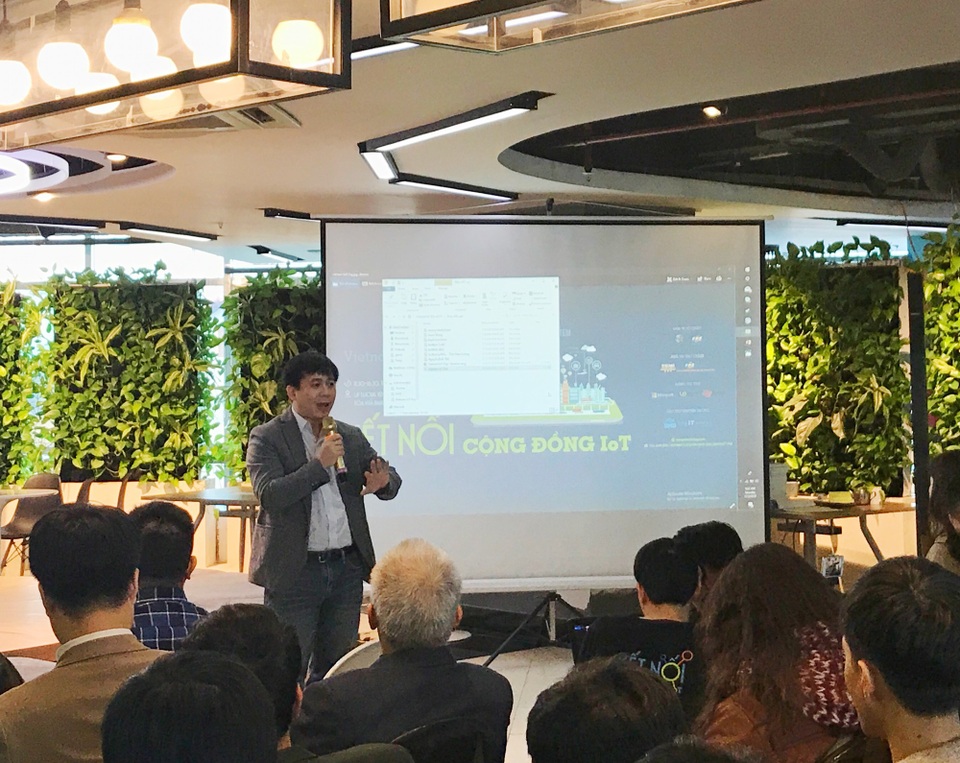 Thế giới sẽ có trên 30 tỷ thiết bị IoT vào năm 2020 - 2 Ông Lê Hồng Việt, Giám đốc công nghệ FPT cho biết tại Việt Nam đã có nhiều ý tưởng và các sản phẩm về IoT đang được ứng dụng trong một số lĩnh vực nhất định.