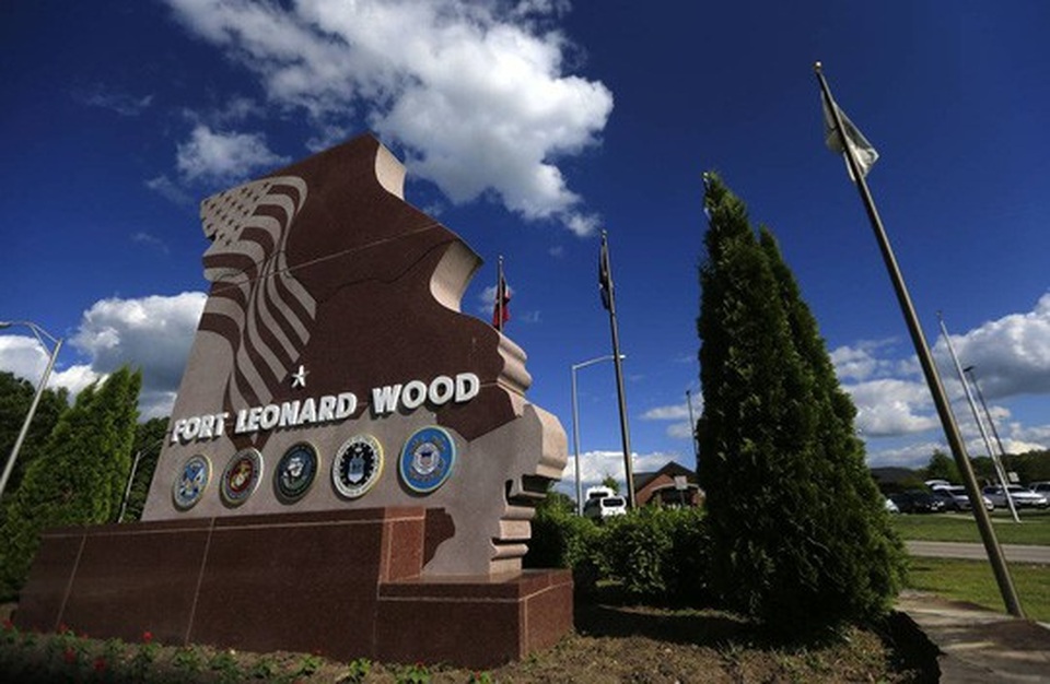 Lục quân Mỹ tháo bỏ camera an ninh do Trung Quốc sản xuất - 1
Căn cứ Fort Leonard Wood. Ảnh: THE WALL STREET JOURNAL