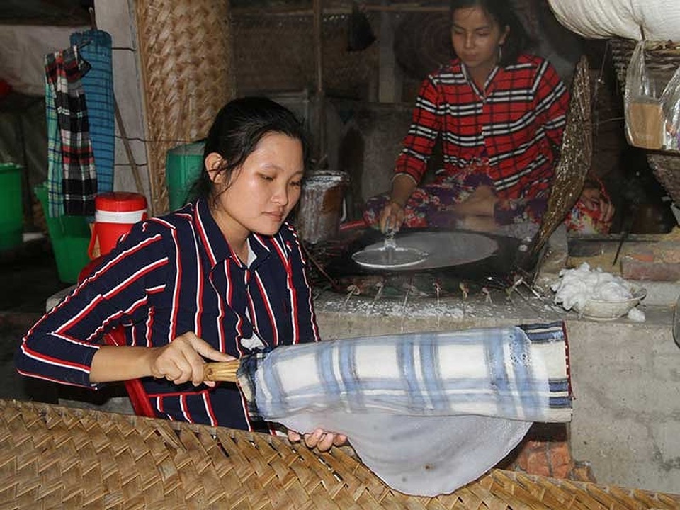 Làng bánh tráng 200 tuổi hốt bạc mùa Tết - 1 Làng bánh tráng 200 tuổi hốt bạc mùa Tết - 1