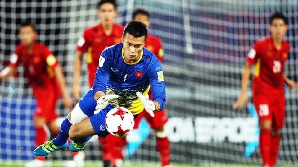 Bất ngờ trước tài ca hát của các cầu thủ U23 Việt Nam - 1 Thủ môn Bùi Tiến Dũng thể hiện phong độ xuất sắc