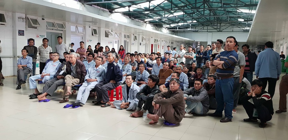 Hàng trăm bệnh nhân cổ vũ cho U23 Việt Nam tại bệnh viện - 1 Hàng trăm bệnh nhân cổ vũ cho U23 Việt Nam tại bệnh viện - 1